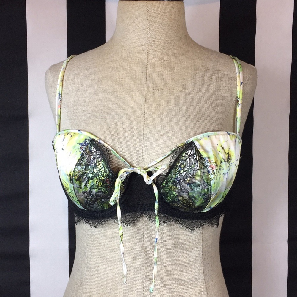 Victoria’s Secret fantasy island silk bra 34C - Picture 2 of 5